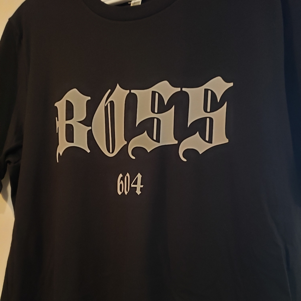 Shirts 👕 - Picture 2 of 3